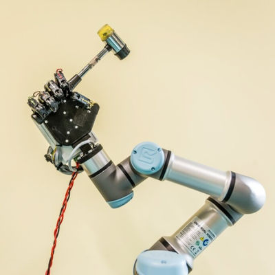 Selección y lugar 6 AXIS del brazo del robot industrial de Cobot UR3 con la selección del agarrador y el brazo del robot de la máquina del lugar