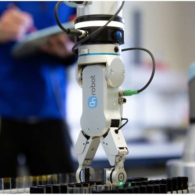 El robot inteligente de agarre RG2-FT con brazo robótico colaborativo para la automatización de robots industriales