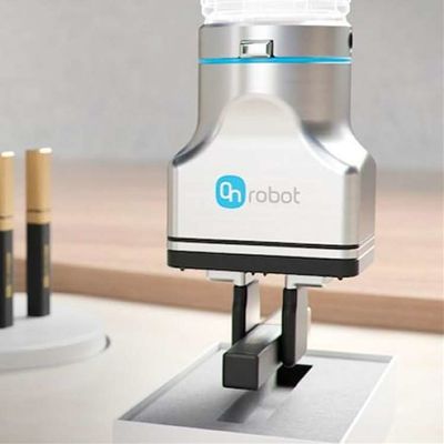 Robot Gripper 2FG7 con brazo robótico industrial CNGBS para manejar como robot colaborativo