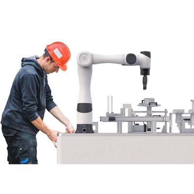 Brazo robótico 6 Ejes CR5 Cobot Robot 5 kg Carga útil para carga y descarga automática como cobot