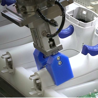 Brazo robótico industrial pequeño de 6 ejes VS-050/060 con agarre robótico CNGBS como robot universal