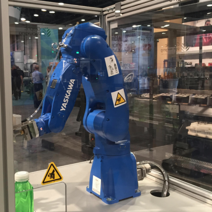 Robot industrial de Yaskawa MOTOMAN GP8 para la selección de la elevación del brazo del manipulante que muele 3